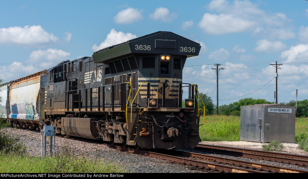 NS 3636 at Tex-Mex Jct.